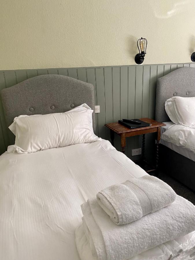 The Golden Pheasant Hotel Burford Buitenkant foto