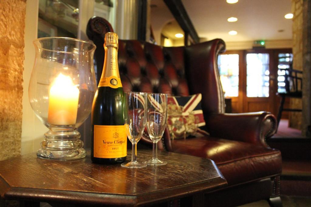 The Golden Pheasant Hotel Burford Buitenkant foto