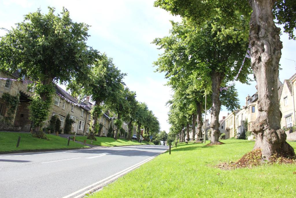 The Golden Pheasant Hotel Burford Buitenkant foto