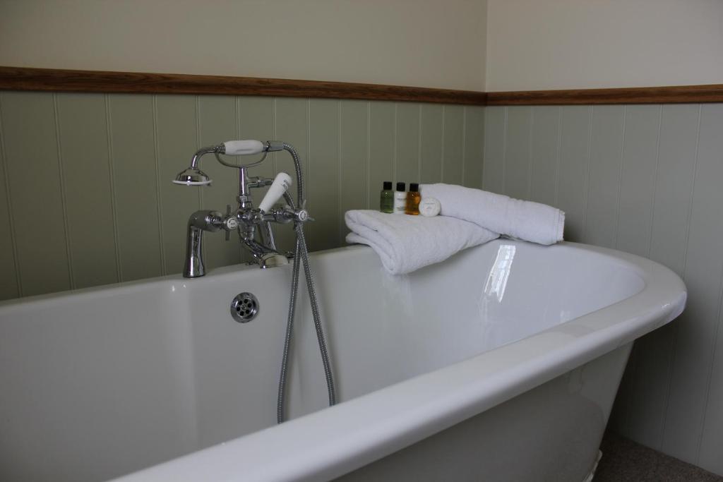 The Golden Pheasant Hotel Burford Kamer foto