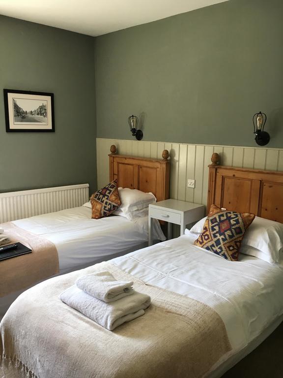 The Golden Pheasant Hotel Burford Buitenkant foto